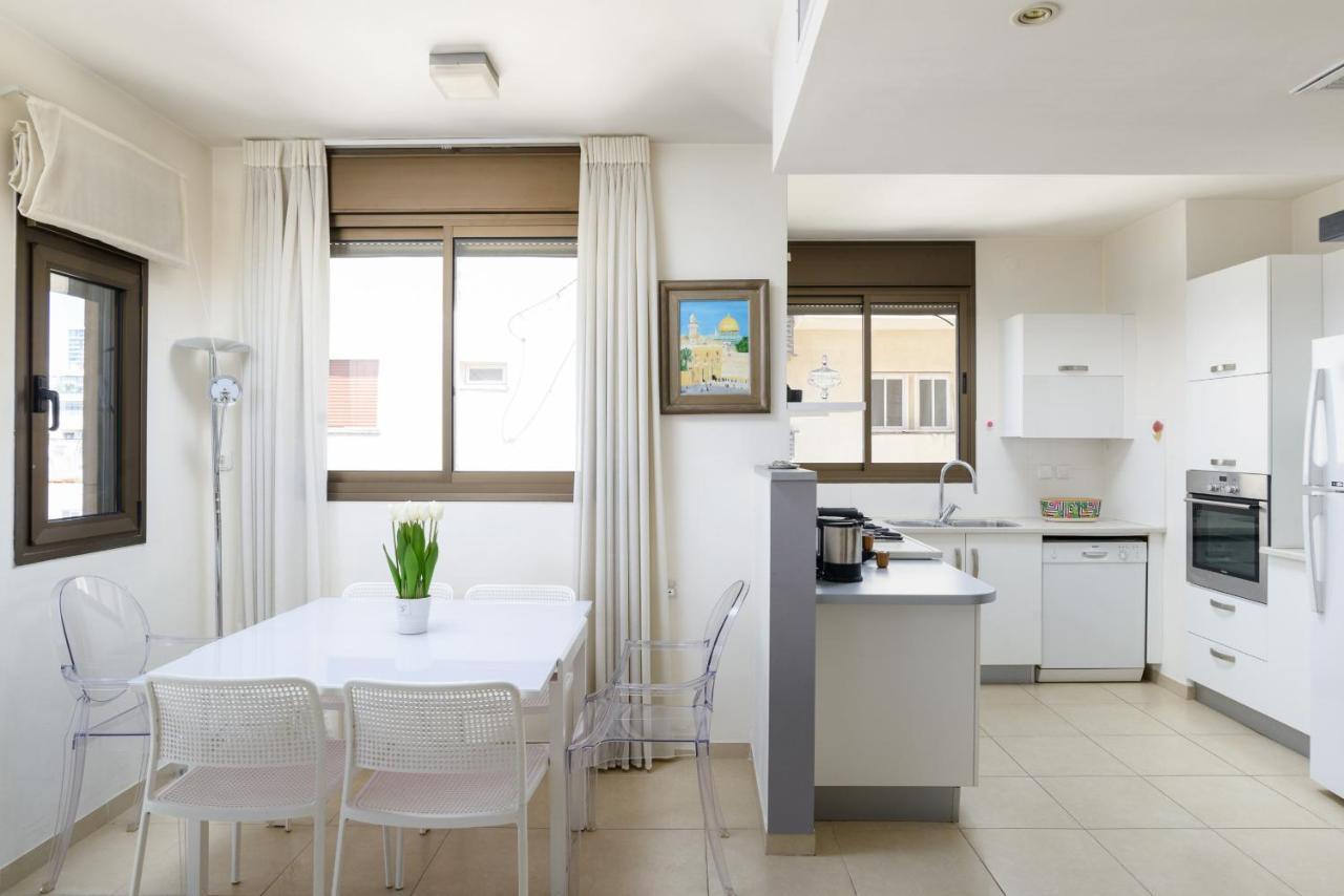 Comfy 2br With Terrace Next To By Feelhome Apartamento Tel Aviv